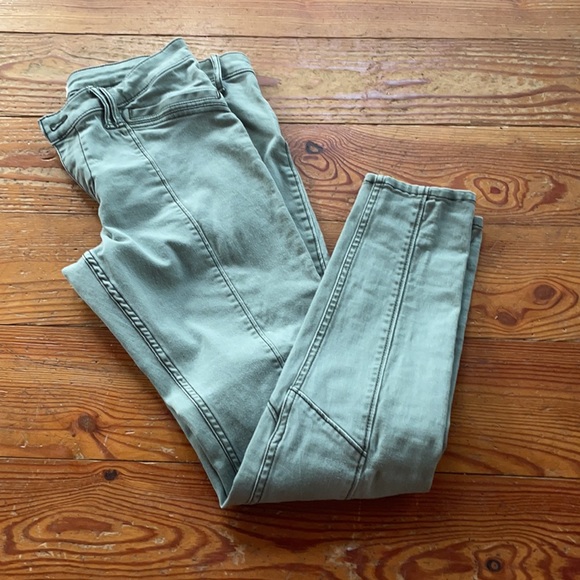 Hollister Soft Green Super Skinny Jeans - Picture 2 of 4